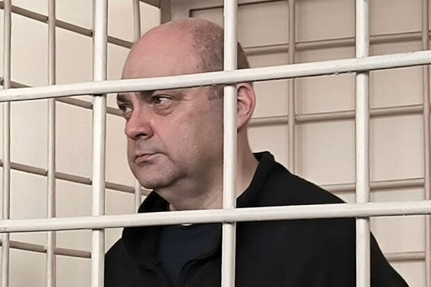 Экс-губернатора Курской области Смирнова приговорили к 14 годам колонии и штрафу