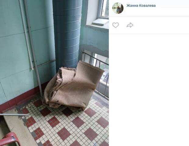 Подъезд в доме на Кадомцева очистили от мусора — управа