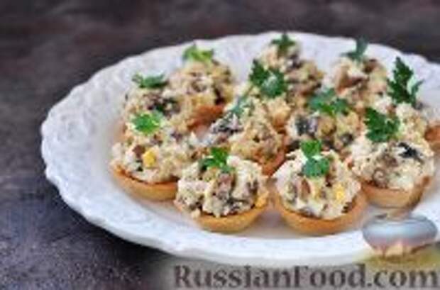 Фото к рецепту: Тарталетки с курицей и грибами