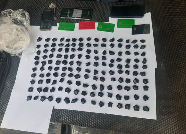 В Тверской области полицейские задержали наркокурьера на такси