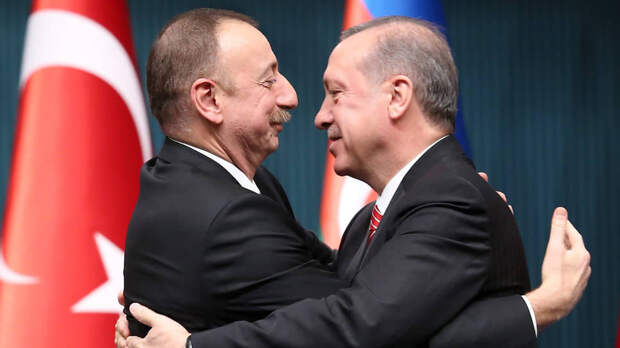 Азербайджан, собирающийся продолжать наступление, и поддерживающая его Турция оказались в дипломатическом меньшинстве (на фото: президенты Азербайджана и Турции Ильхам Алиев и Реджеп Тайип Эрдоган)