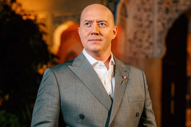 Актер Сергей Бурунов заявил, что актером не стать без образования и боли