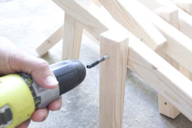 Футуристичные складные стулья DIY