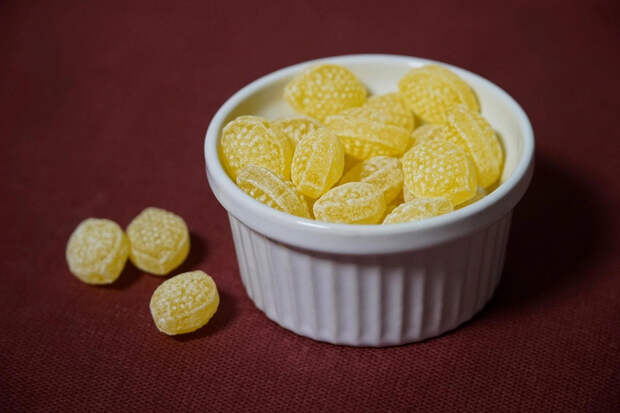 Всего два ингредиента — и готово: домашние леденцы