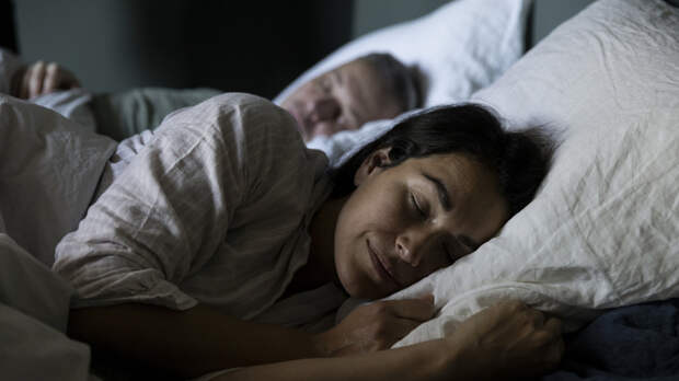 Сомнолог разъяснила причины дневной сонливости в начале весны