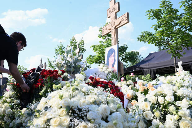 Дочь Анастасии Заворотнюк обратилась к актрисе в день ее рождения