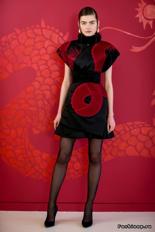 Josie Natori осень-зима 2017-2018 -- очень эффектно и стильно. И очень женственно