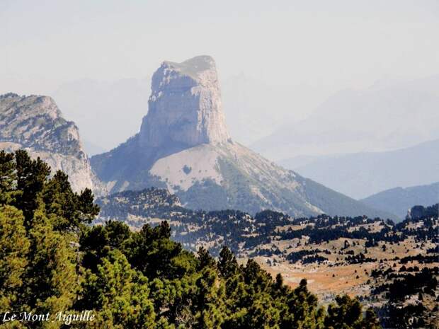 Одинокая вершина Mont Aiguille горы, франция, природа,