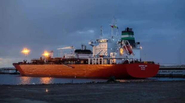 Европа в роли жертвы: танкеры с американским СПГ меняют курс на Азию