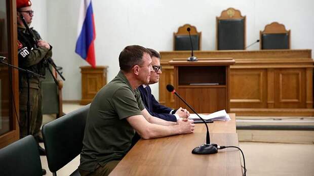 В деле арестованного бывшего командующего 58-й армией, Ивана Попова, по подозрению в получении взятки в значительном размере, произошел резкий поворот событий.-5