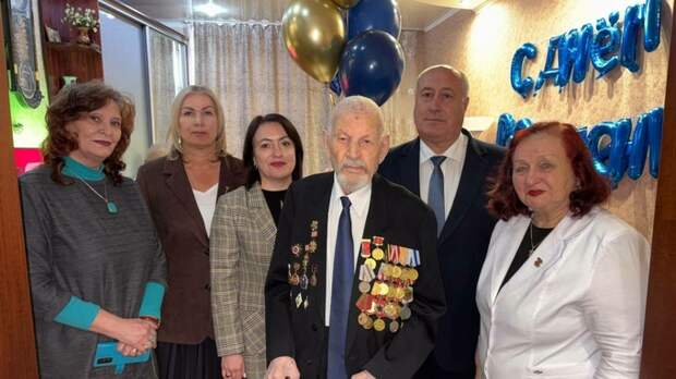 Ветеран из Барнаула Геннадий Окороков отметил 100-летний юбилей