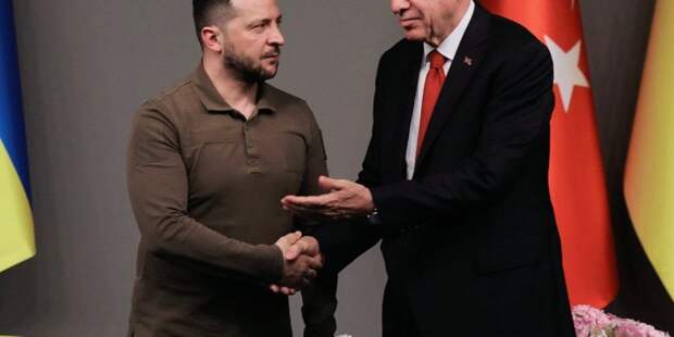 Эрдоган прозрел и понял что ему лучше под опекой Байдена, а дело в деньгах Эрдоган прозрел и понял что ему лучше под опекой Байдена, а дело в деньгах