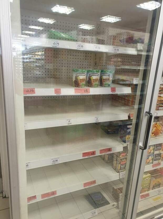 В супермаркетах - дефицит мороженого британия, все ради прохлады, жара, забавно, интересно, лето, фото, фоторепортаж