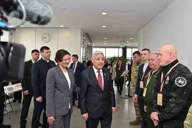 Мухаметшин на сессии в Альметьевске: «Мы вас будем критиковать. По-дружески, но будем»