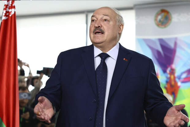 Лукашенко: пока я президент, для женщин будем делать все