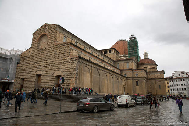 Базилика Сан-Лоренцо, в её крипте проводились  исследования