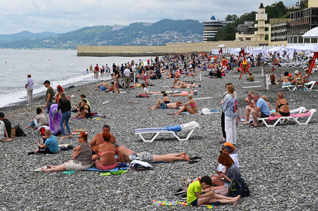 Вильфанд: температура воды у побережья Черного моря уже достигла +25°C