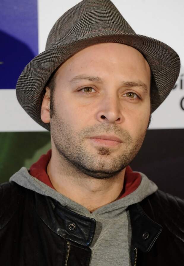 3509984_CelebritiesAttendCECMedalsGalaGvhFtVMShYPx (486x700, 211Kb)