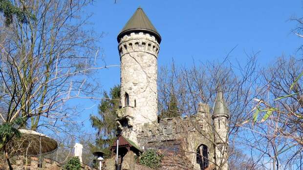 В Германии продают мини-замок площадью 46 "квадратов"
