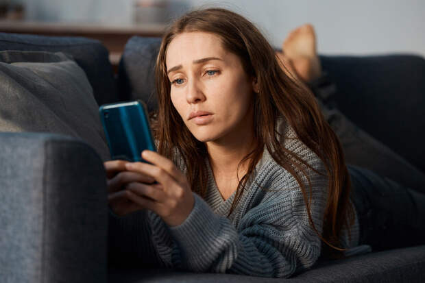 Психолог Миллер: привычка быть на связи после рабочего дня приводит к депрессии