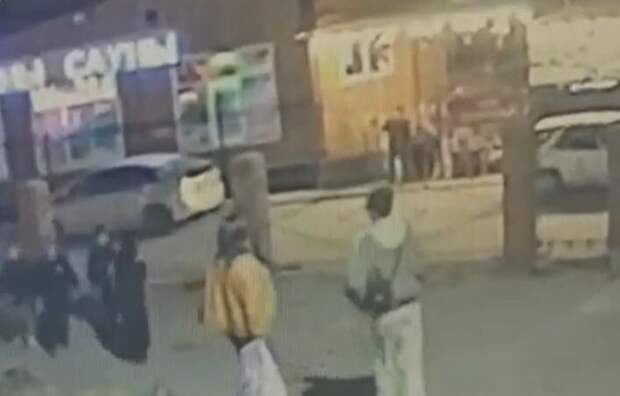 "У него в руках пистолет": банда школьников напала на кафе во Владивостоке