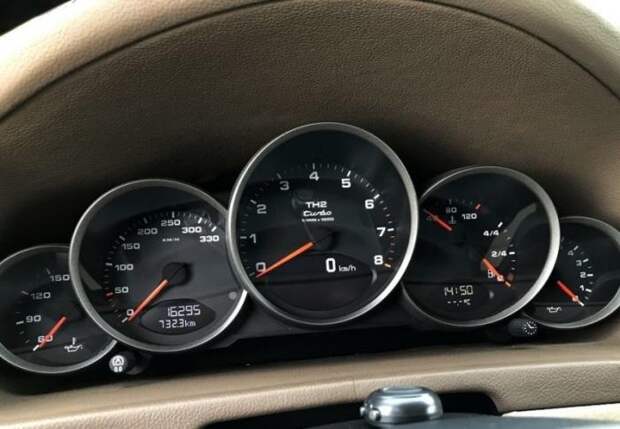 Микроавтобус Volkswagen Multivan с двигателем от Porsche 911
