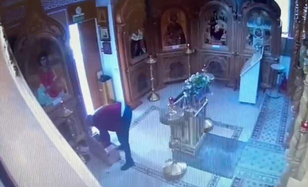 Со своей отверткой в чужой монастырь: в Краснодаре мужчина украл пожертвования из храма