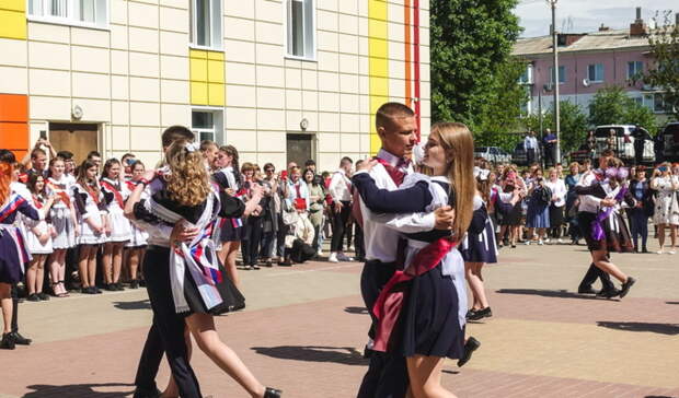 Разделка барана, поборы, «минирование»: чем запомнился нижегородцам День знаний