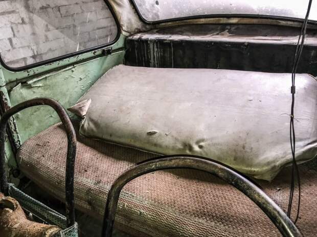 Гаражная находка: ранний "Запорожец" ЗАЗ-965 1961 года выпуска barn find, авто, автомобили, заз 965, заза, запорожец, олдтаймер, ретро авто
