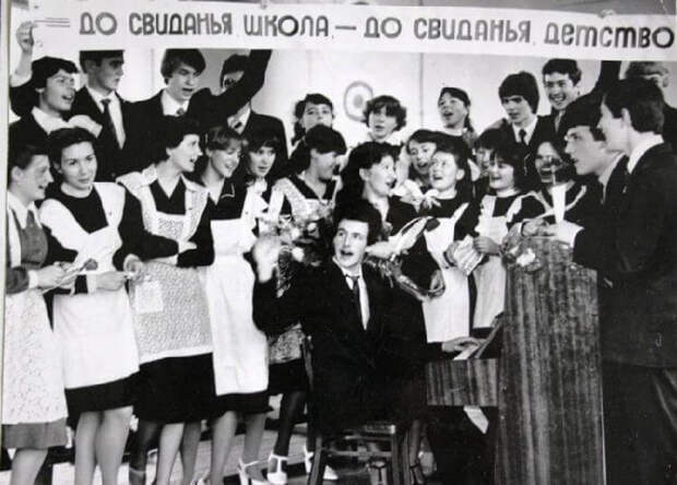 Только взгляните, какими красавицами были выпускницы 70-х