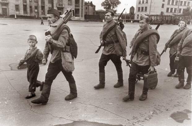 Зачем Жуков затеял наступление под Ржевим летом 1942. Правы ли критики маршала