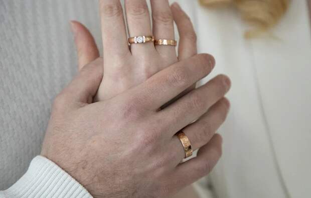 В Новомосковске прокуратура вскрыла фиктивный брак, заключенный ради гражданства РФ