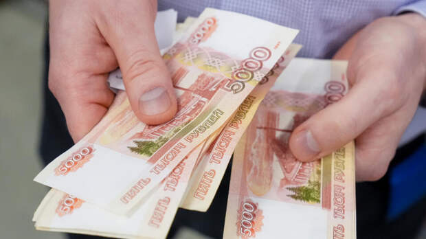 В России ужесточат контроль за расходами чиновников и их родственников