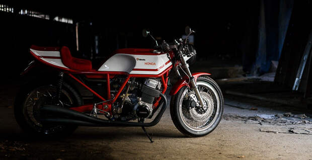 Идеальная реплика легендарного итальянского байка Bimota HB1