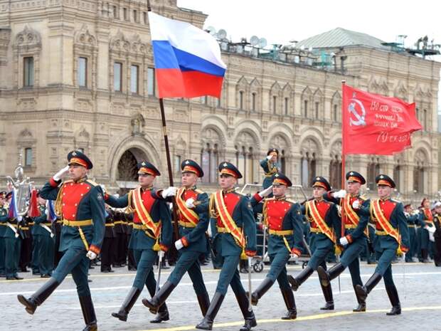На Красной площади в Москве состоялся парад в День Победы