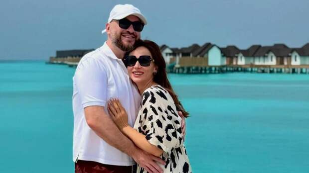 «Я ему сразу дубайские шоколадки принес»: избранник Анфисы Чеховой растопил сердце ее 13-летнего сына