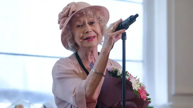 Светлана Немоляева: Сцена меня вдохновляет и лечит