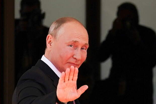 Количество обращений к прямой линии с Путиным перевалило за 100 тысяч