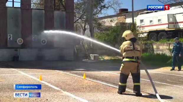 В Крыму определили лучших пожарных среди журналистов