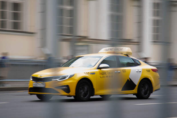 Стоимость проезда на такси в Москве увеличилась в 2,5-3 раза из-за непогоды