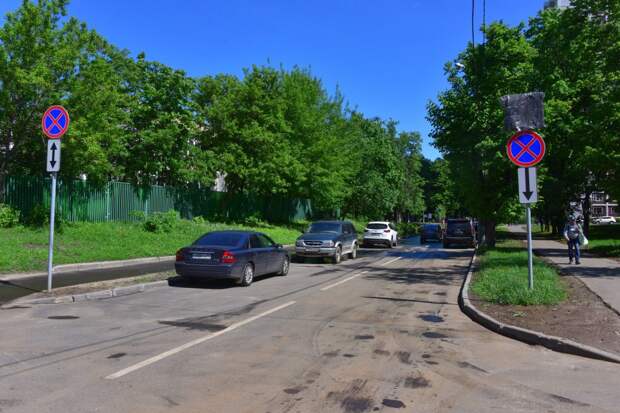 Схему движения изменили из-за того, что ширина проезжей части всего 5,5 метра / Фото: Денис Афанасьев, «Юго-Восточный курьер»