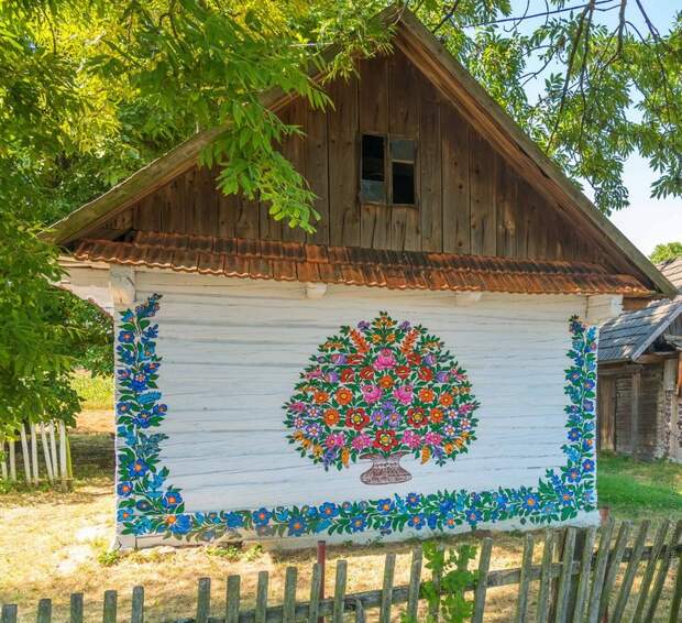 10 изумительных фото польской деревни, где все расписано цветами