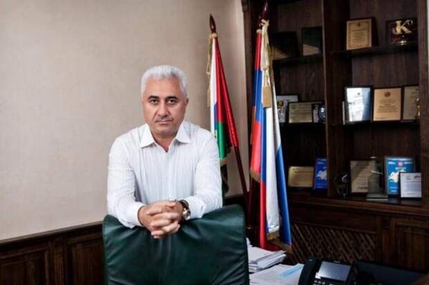 Меценат Овеян поздравил армию Армении с профессиональным праздником