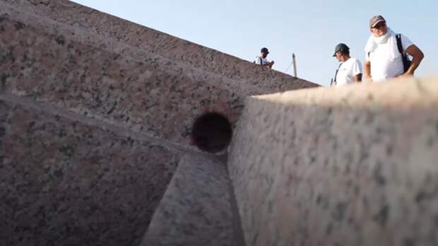 Гранитный короб на о. Элефантина высочайшего уровня обработки