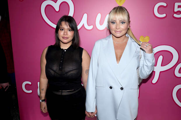 18-летнюю дочь Даны Борисовой сравнили с равиоли на премьере фильма