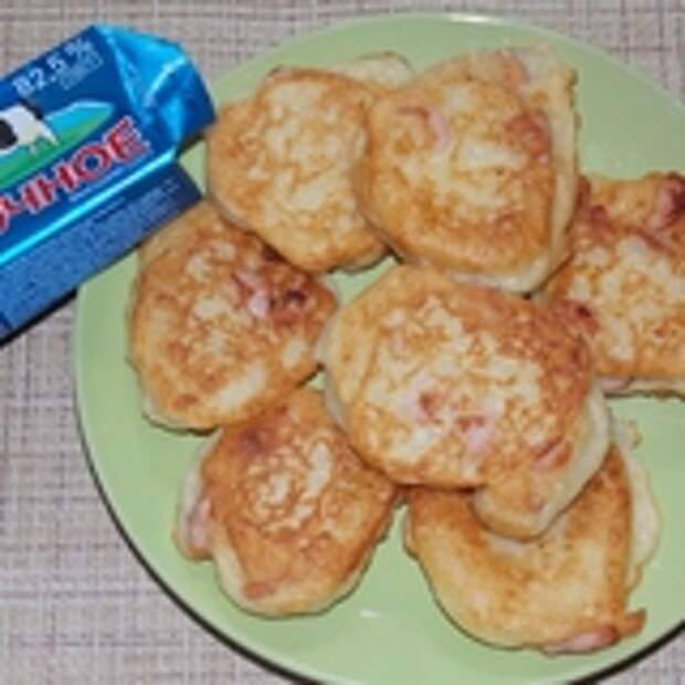 Оладьи "Сытные" с сосисками.