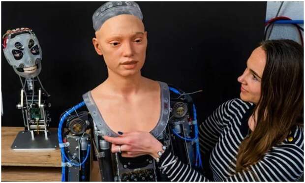 Творения искусственного интеллекта: робот-гуманоид Ai-Da создает невероятные картины