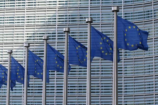 Bloomberg: ЕС хочет ввести санкции против газовых и нефтяных танкеров РФ