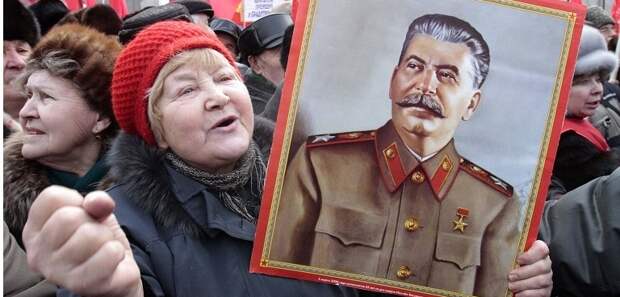 Почему я в нашу Конституцию вписал бы имя Сталина, а не Бога