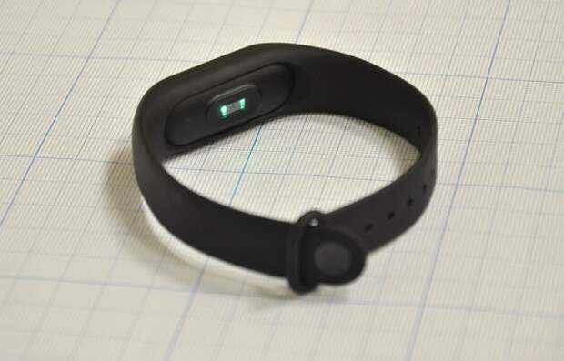 Xiaomi Mi Band 2: пульсомер
